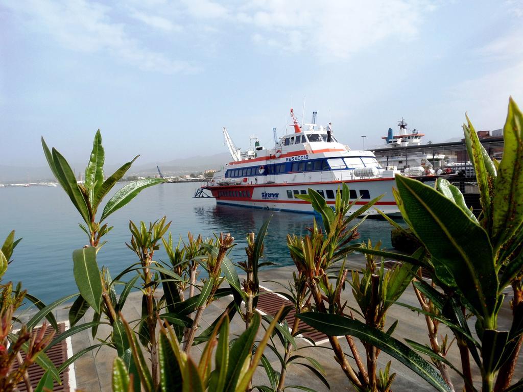 Nerissa Holiday Apartment Milazzo Exterior photo